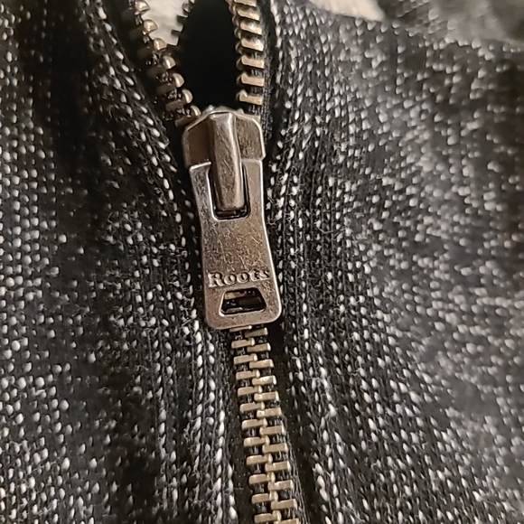 Roots Pullover Sweater 1/4 Zip Womens Medium Gray with Black Logo - Picture 8 of 8